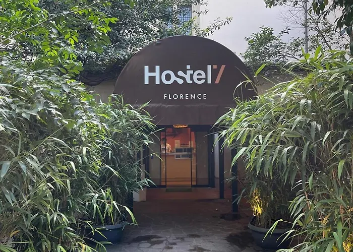 Hotel & Hostel 7 Florencia